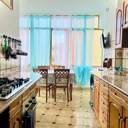 Gente Di Mare Center شقة *