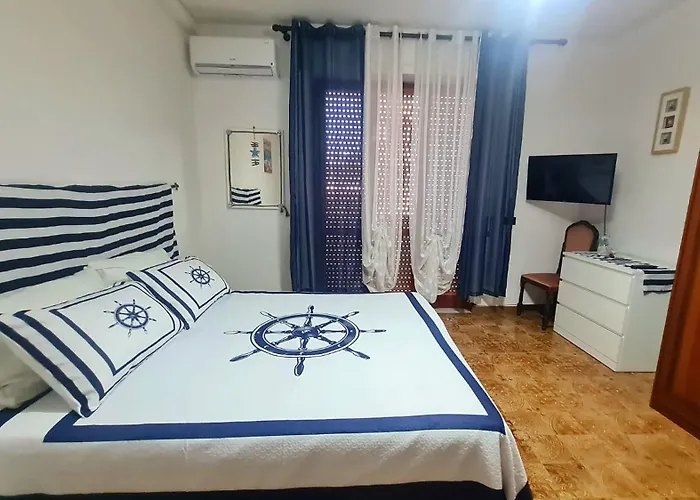 Gente Di Mare Center شقة تروبيا