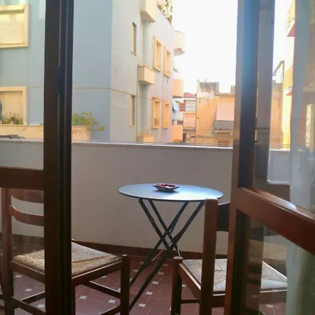 Gente Di Mare Center Апартаменты *