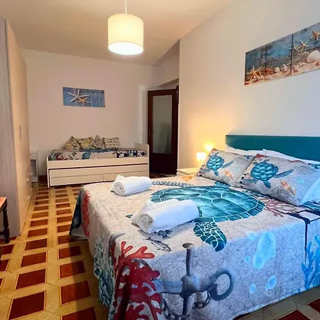 Gente Di Mare Center Апартаменты *